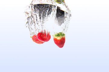 Image showing strawbarry fruit in water