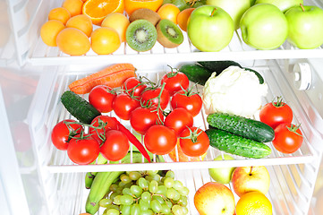 Image showing Fruit and vegetables in the fridge