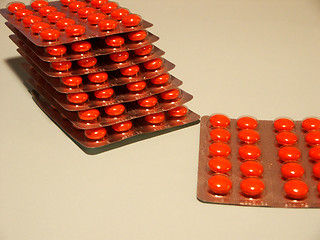 Image showing red tablets in packing