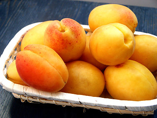 Image showing apricots