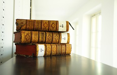 Image showing old books in library