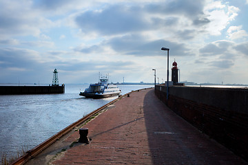 Image showing lighthouse over blue sky in Bremerhaven