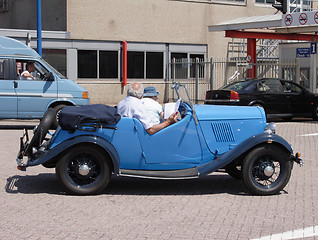 Image showing Blue car