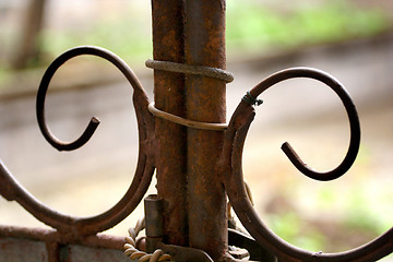 Image showing rusty gate