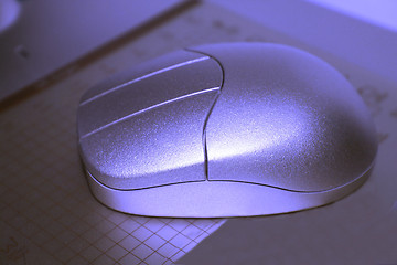 Image showing silver wiireless optical mouse