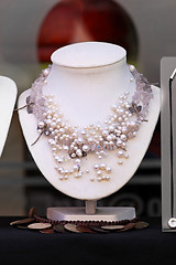 Image showing Pearl necklace