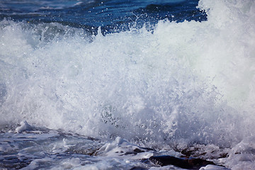 Image showing breaking wave