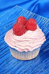 Image showing Raspberry cupcake