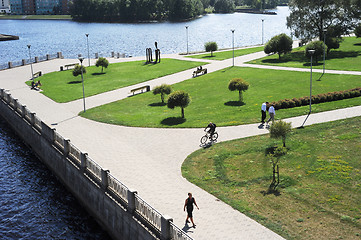 Image showing People in the park