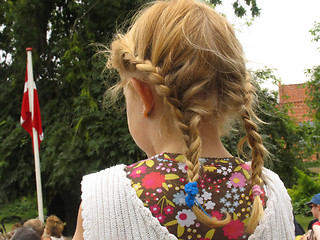 Image showing Grirl with braids