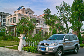 Image showing Car and house