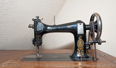 Image showing Sewing machine