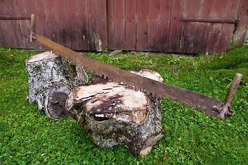 Image showing An old timber saw with two handles