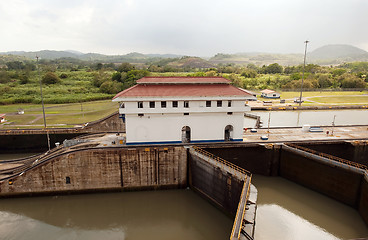 Image showing Miraflores locks