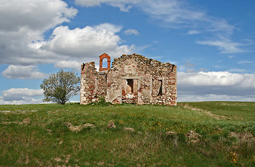 Image showing Brick house in Tuscany