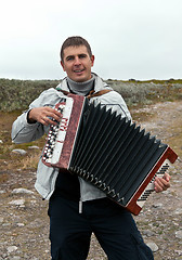 Image showing man with an accordion