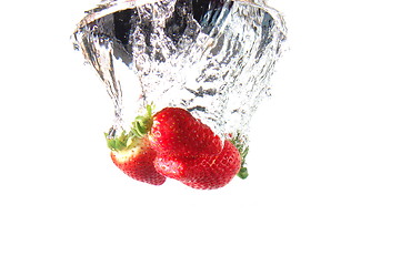Image showing strawbarry fruit in water
