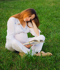 Image showing Pregnant woman with book