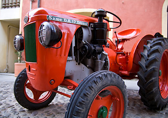 Image showing Old model of tractor, renovated to be in superb condition