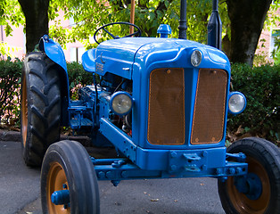 Image showing Old model of tractor, renovated to be in superb condition
