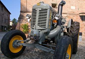 Image showing Old model of tractor, renovated to be in superb condition