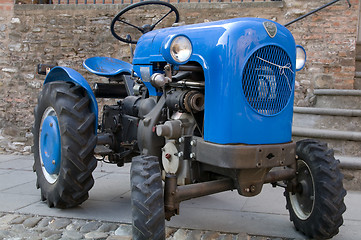 Image showing Old model of tractor; renovated to be in superb condition