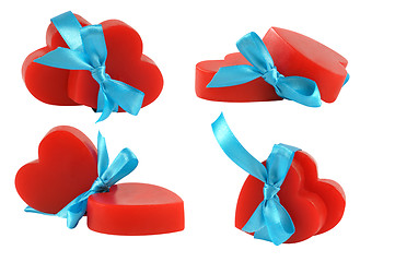 Image showing 4 groups of pairs of red hearts