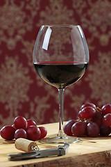 Image showing red wine and grapes