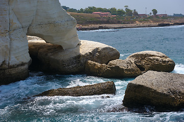 Image showing The white chalk cliffs of Rosh ha-Hanikra