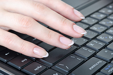 Image showing fingers over the keyboard