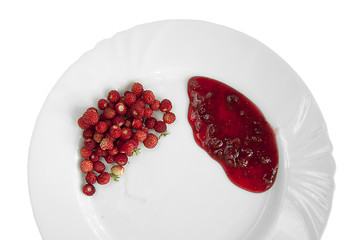 Image showing Wild strawberries and jam