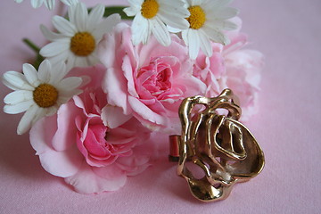 Image showing Beautiful ring in gold