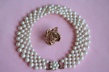 Image showing Pearlnecklace and ring