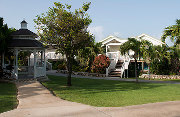 Image showing Gazebo and villa