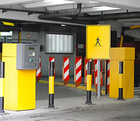 Image showing Garage parking