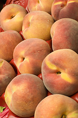 Image showing box of tree ripe peaches