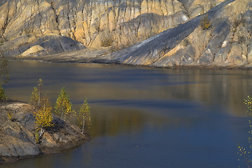 Image showing yellow autumn birches and a lake