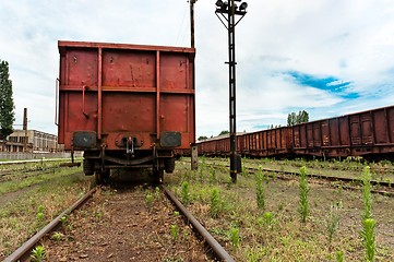 Image showing Train at trainstation angle shot