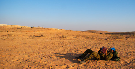 Image showing Israeli soldiers excersice in a desert