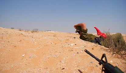 Image showing Israeli soldiers excersice in a desert