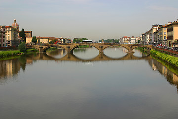 Image showing the bridge above the river of Arno