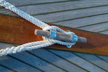 Image showing Cleat and rope on a sailboat