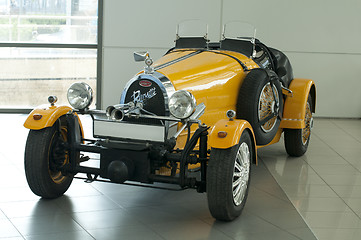 Image showing Retro vehicle Bugatti general view