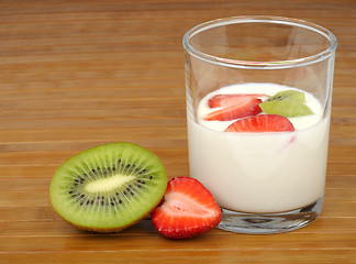 Image showing yogurt with strawberries and kiwi