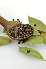 Image showing black pepper and bay leaves
