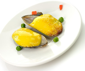 Image showing mussels under cheese 