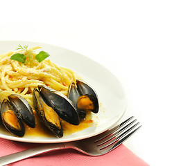 Image showing mussels with spaghetti