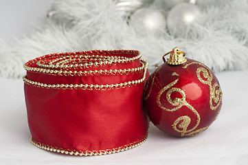 Image showing Christmas motifs with balls and chains