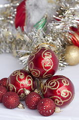 Image showing Christmas motifs with balls and chains