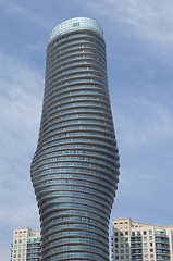 Image showing Modern round high rise.    